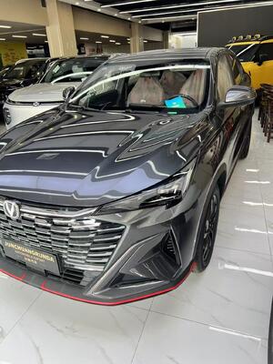 Купить 2-е поколение Чанган X5PLUS Pioneer PRO SUV с черным экстериором и красным интерьером - последняя модель по конкурентоспособной цене EXW Производство в сети