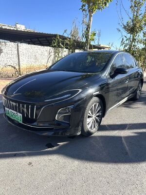 comprar Veículo Elétrico Hongqi E-QM5 Modelo 2022 com Autonomia de 431km e Transmissão Automática Fabricação em linha