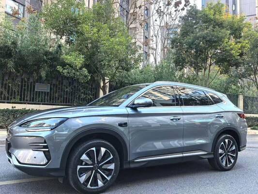 Хорошая цена 2025 BYD Song PLUS EV Smart Edition с дальностью 520 км Оригинальная краска нулевые претензии как новое состояние онлайн