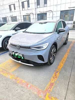 Хорошая цена 2024 Volkswagen ID.4 CROZZ PRIME Электро SUV с пробегом 12 200 км, оригинальная краска с защитной пленкой и топовая комплектация PRIME онлайн